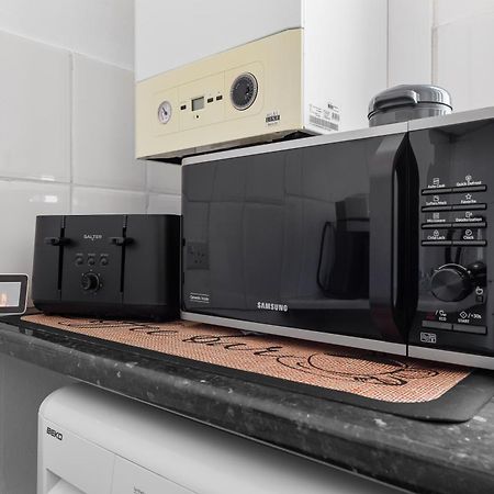 Stylish Flat Near Tower Bridge & London Bridge Appartement Buitenkant foto