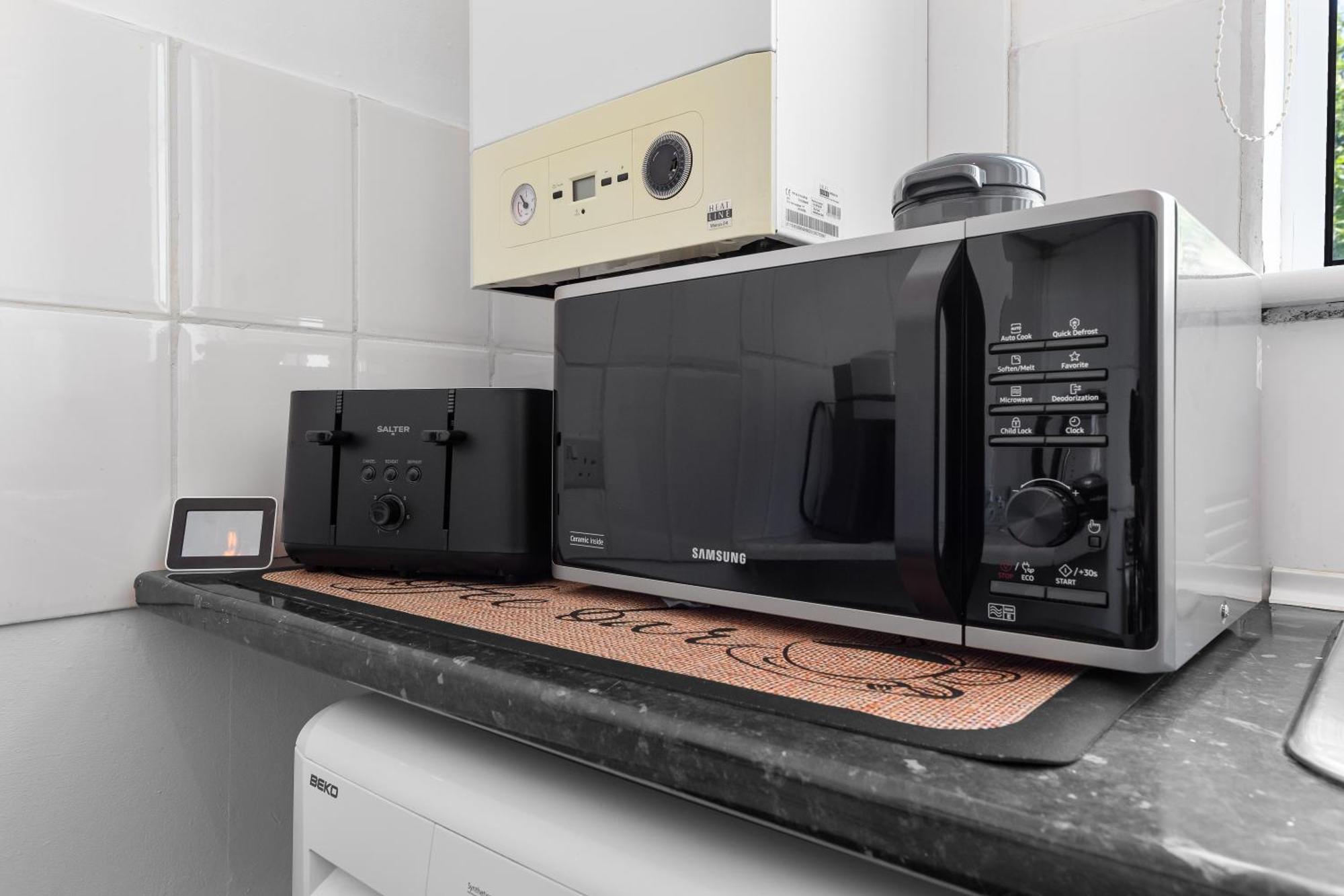 Stylish Flat Near Tower Bridge & London Bridge Appartement Buitenkant foto