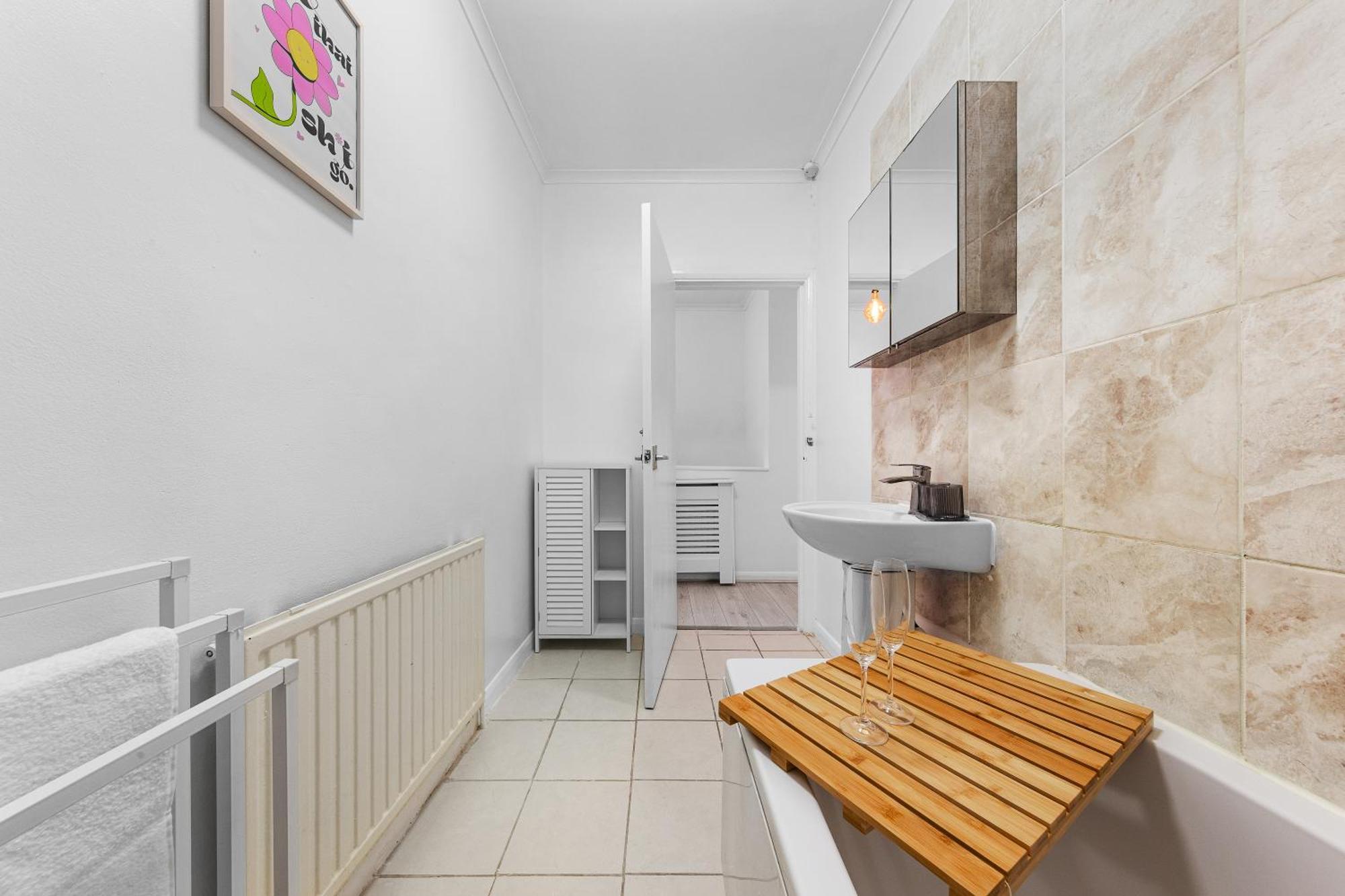Stylish Flat Near Tower Bridge & London Bridge Appartement Buitenkant foto
